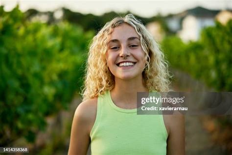 8,790 Happy Smiling Portrait Teenage Girl Blond Hair ...